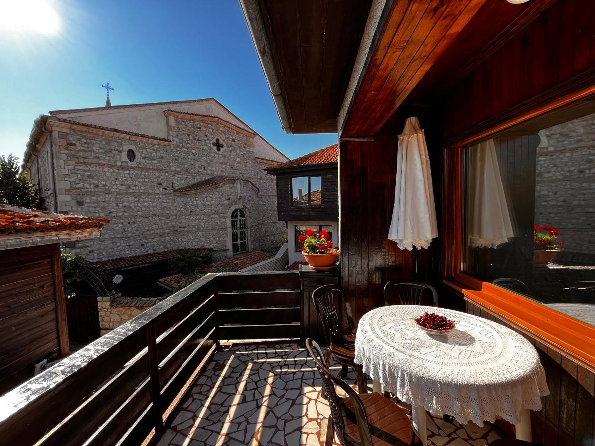 Guest House Lilly Νεσέμπαρ Εξωτερικό φωτογραφία